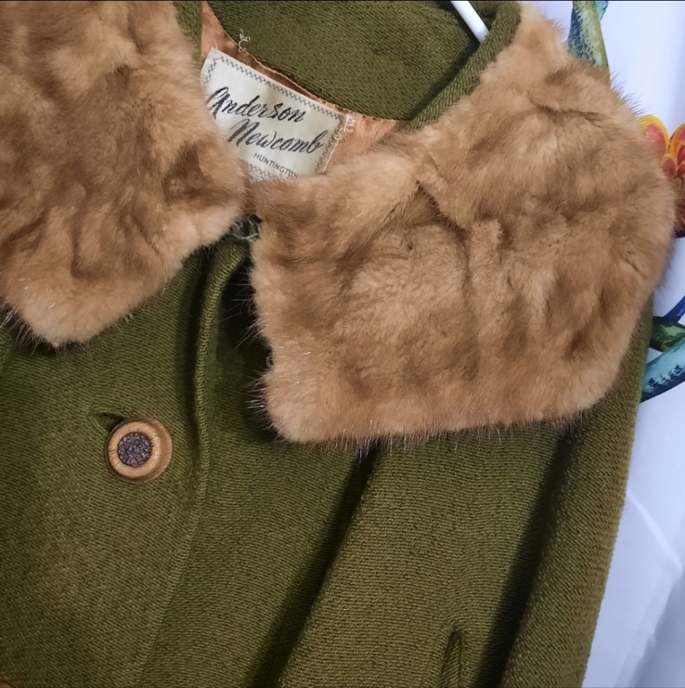~{AN}~ Vintage mink fur collar tweed trench coat.